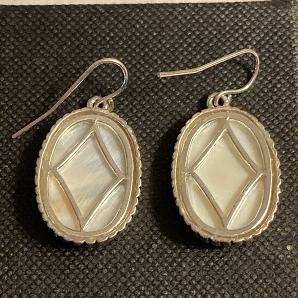 NWOT - Oval Braided Silver Butterfly Abalone Shell Pendant &  Dangle Earrings - Picture 6 of 9